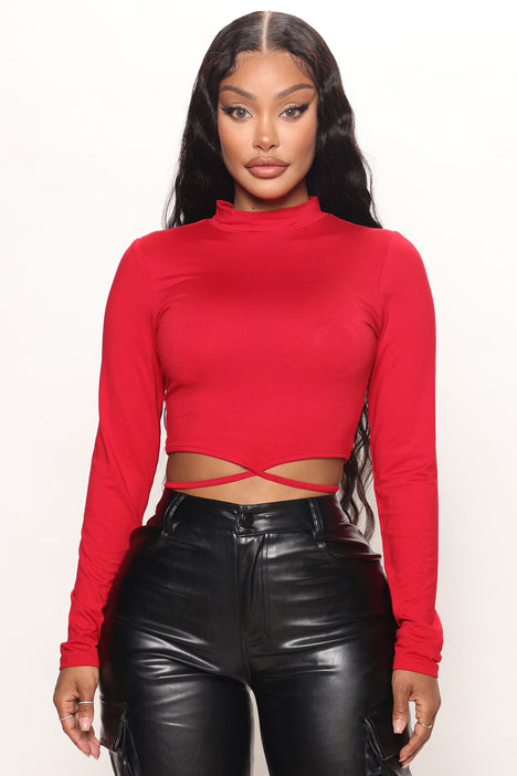 Red crop hotsell top outfit