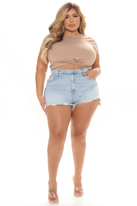 Fashion nova plus outlet size jean shorts