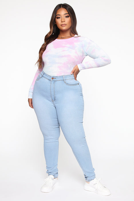 Light wash clearance jeans fashion nova
