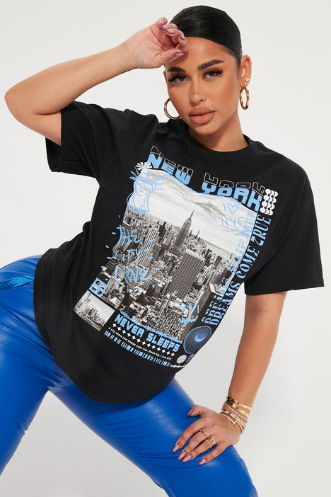 New York Never Sleeps T Shirt Black