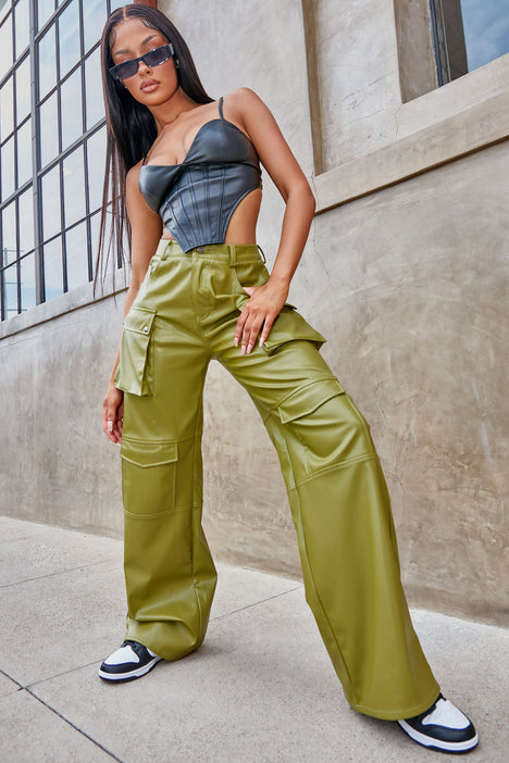 Fashion nova green cargo outlet pants
