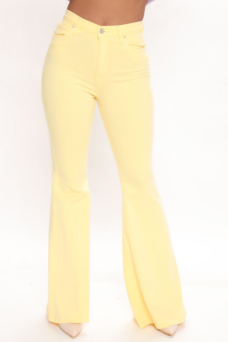 Fashion nova yellow jeans sales