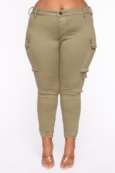 Fashion nova plus 2024 size cargo pants