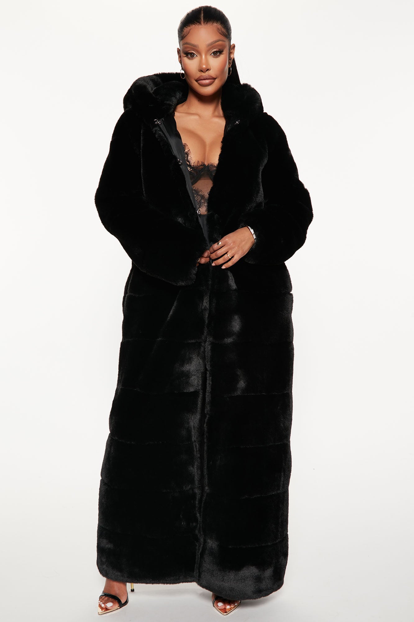 Fashion nova deals faux fur coats