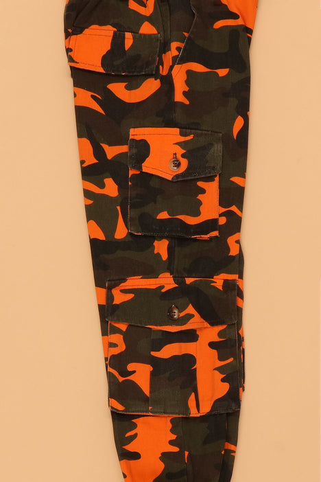 Kids orange deals camo pants