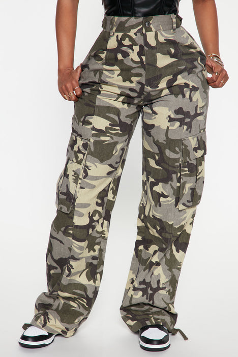 Camouflage pants fashion nova discount