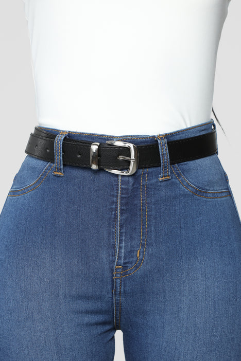 Blue jeans on sale black belt