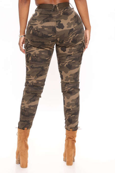Fashion nova camo pants hotsell