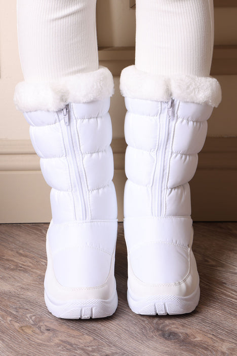 White womens boots with sale fur
