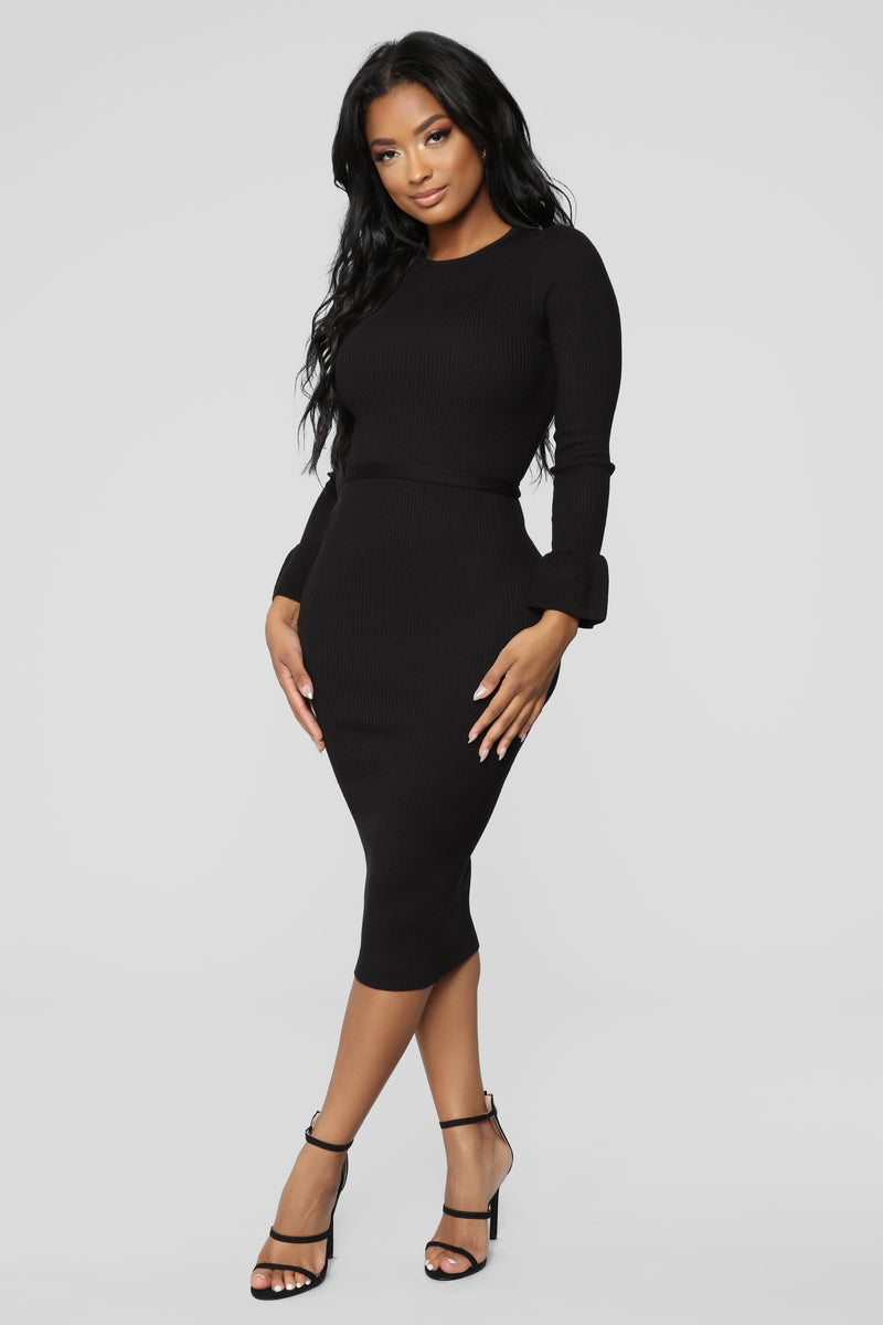 She's Sleek Ribbed Midi Dress