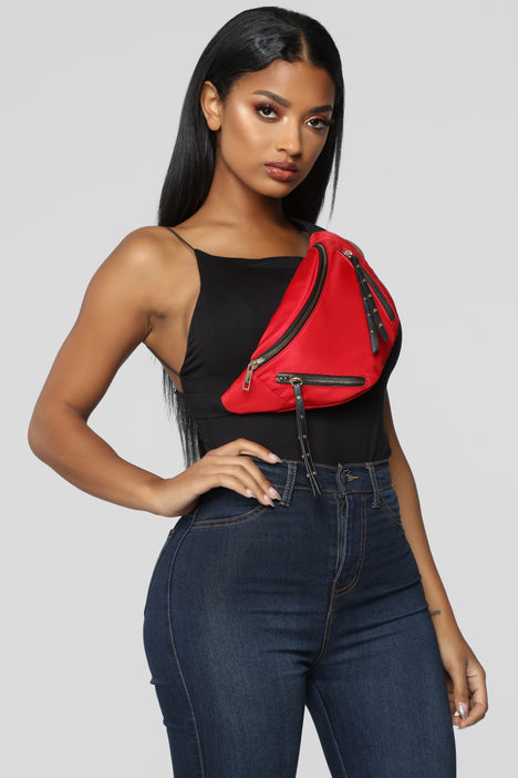 Fashion nova fanny packs hot sale