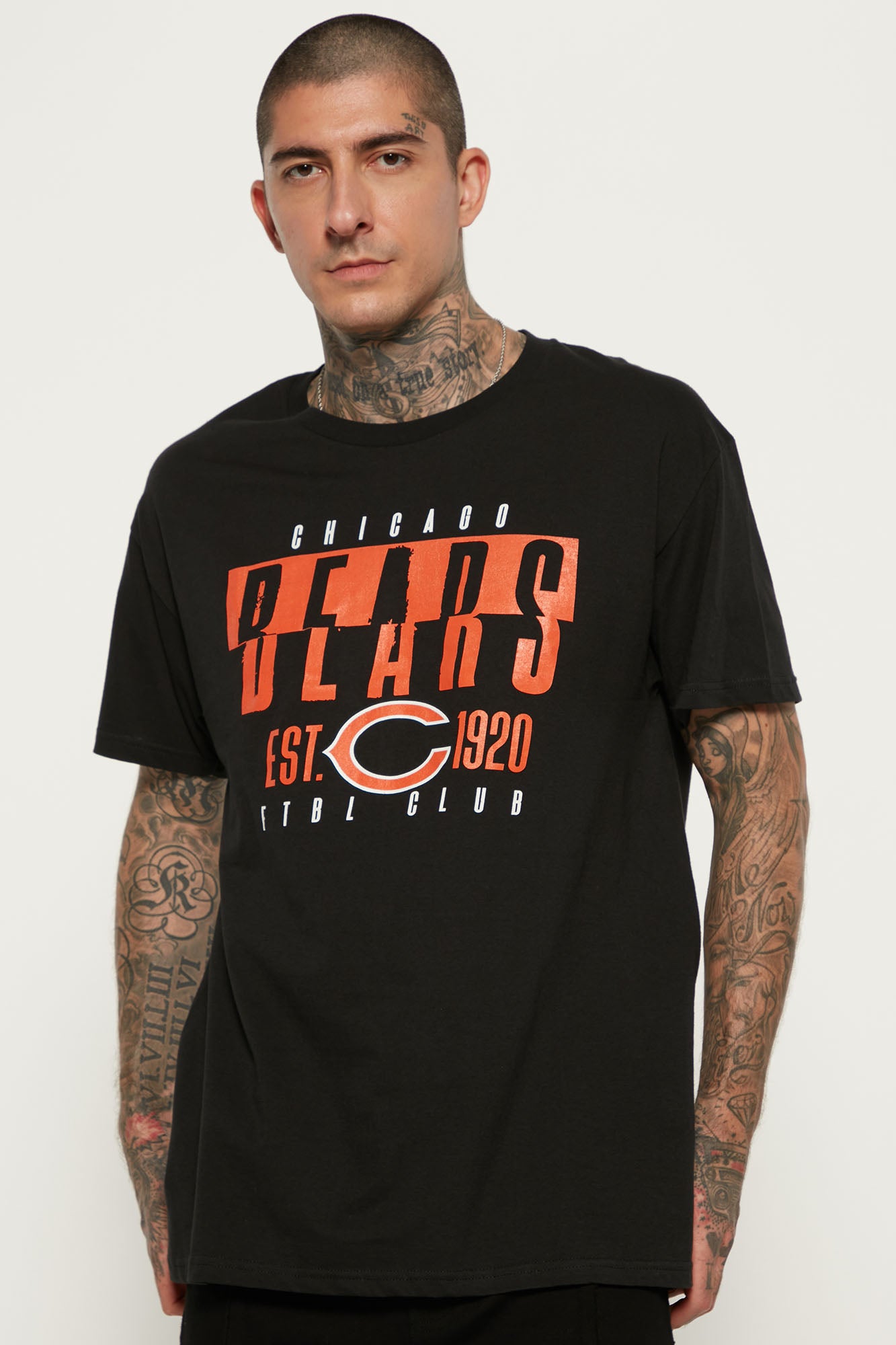 Men's Chicago Bears Split Short Sleeve Tee Shirt Print in Black Size Small by Fashion Nova