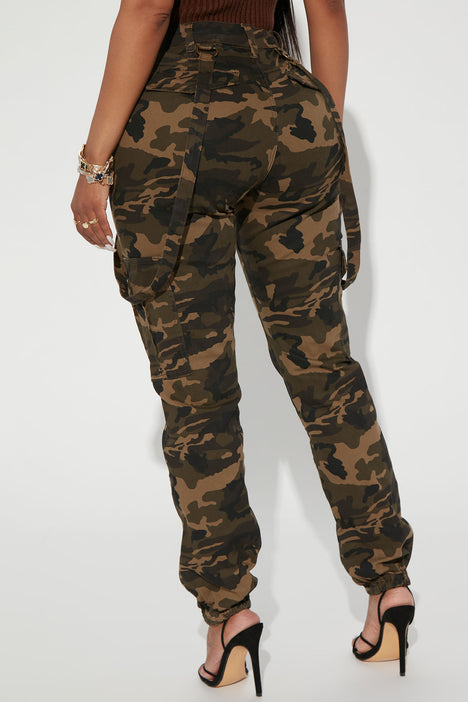 Fashion nova cheap camo leggings