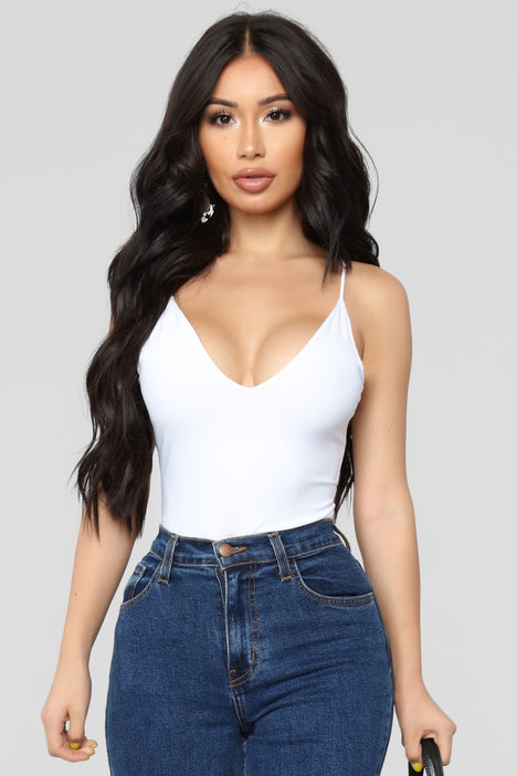 Fashion nova white bodysuit hotsell
