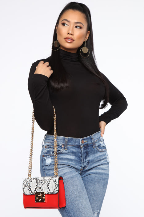 Red purse fashion nova 2025
