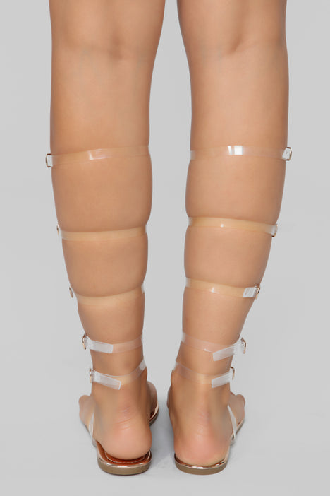 Queen status flat sandal online