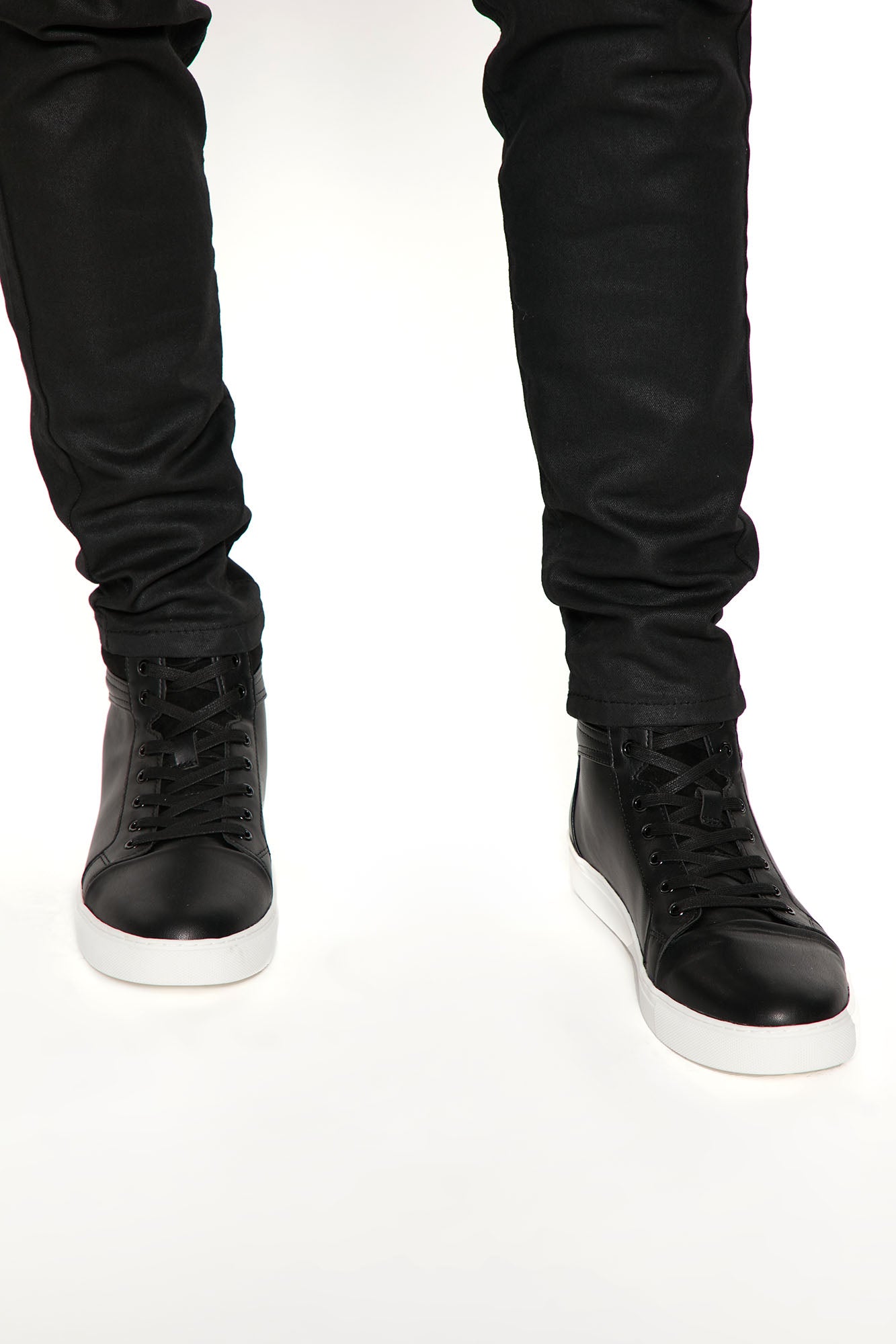 Fashion nova hotsell shoes mens