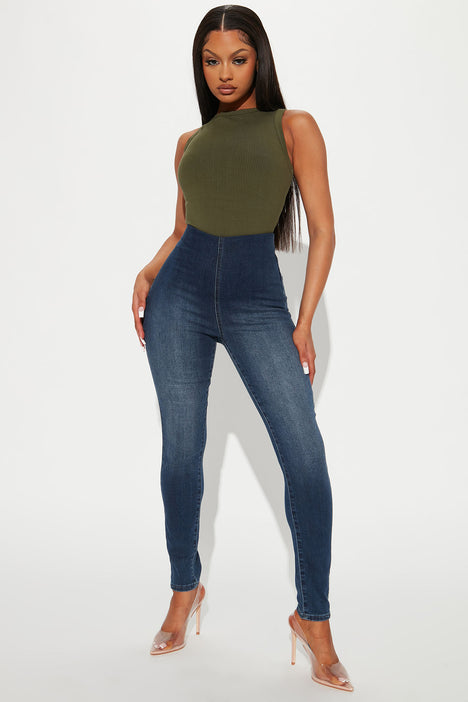 Jeans with no back pockets sales fashion nova
