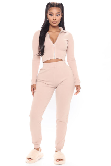 Fashion nova 2 piece outfit hotsell
