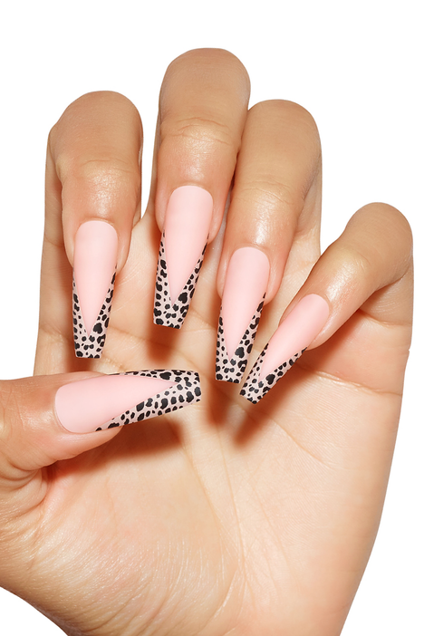 Long nails shop
