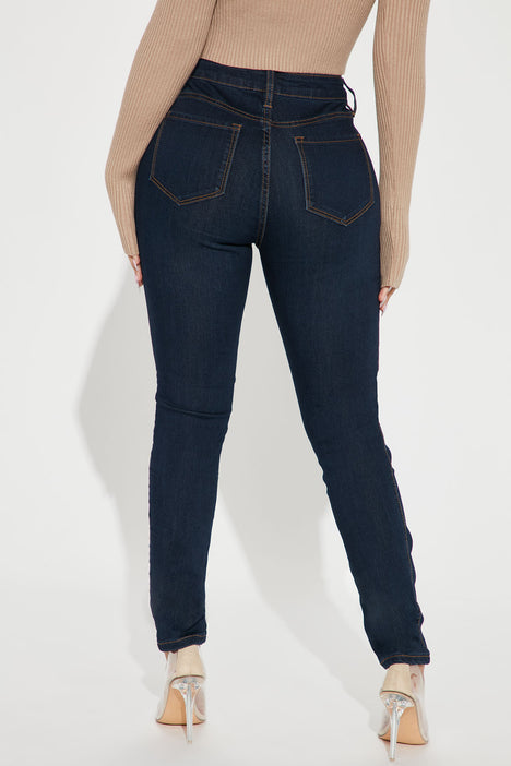Fashion nova classic mid rise hot sale skinny jeans