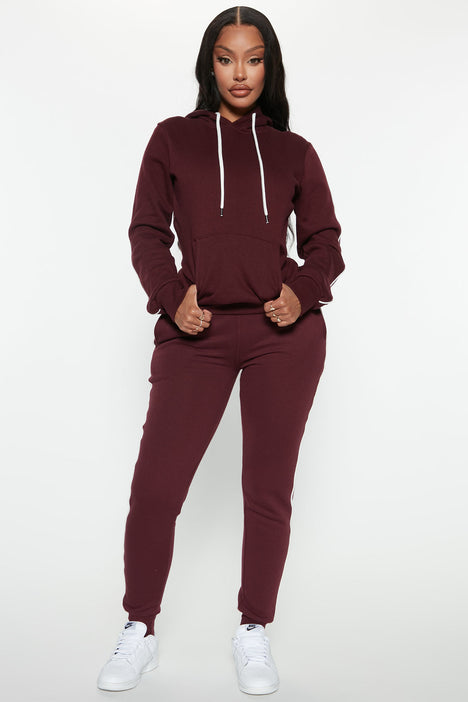 Burgundy pullover hoodie online