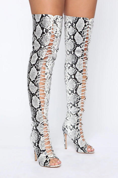 Fashion nova snake boots outlet