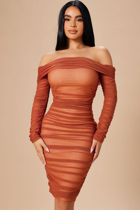 Off the shoulder scrunch dress discount