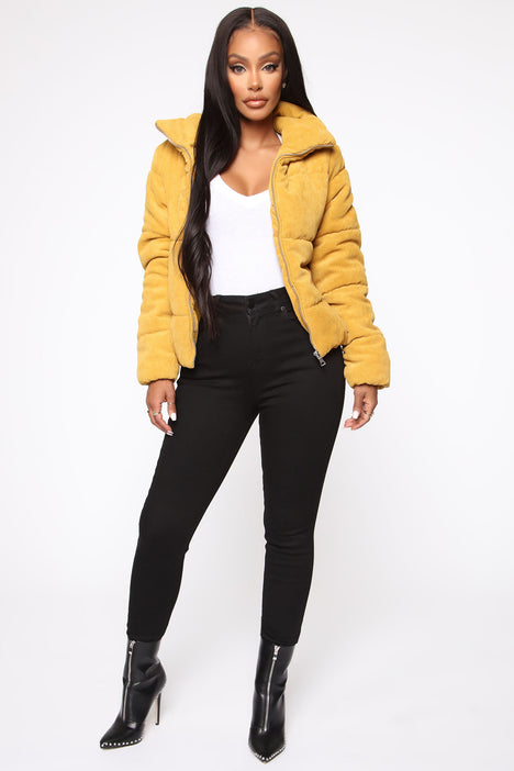 Mustard color puffer jacket online