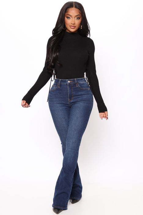 Dark wash flare jeans boutique top