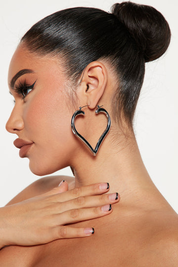 Fashion nova hoop earrings outlet