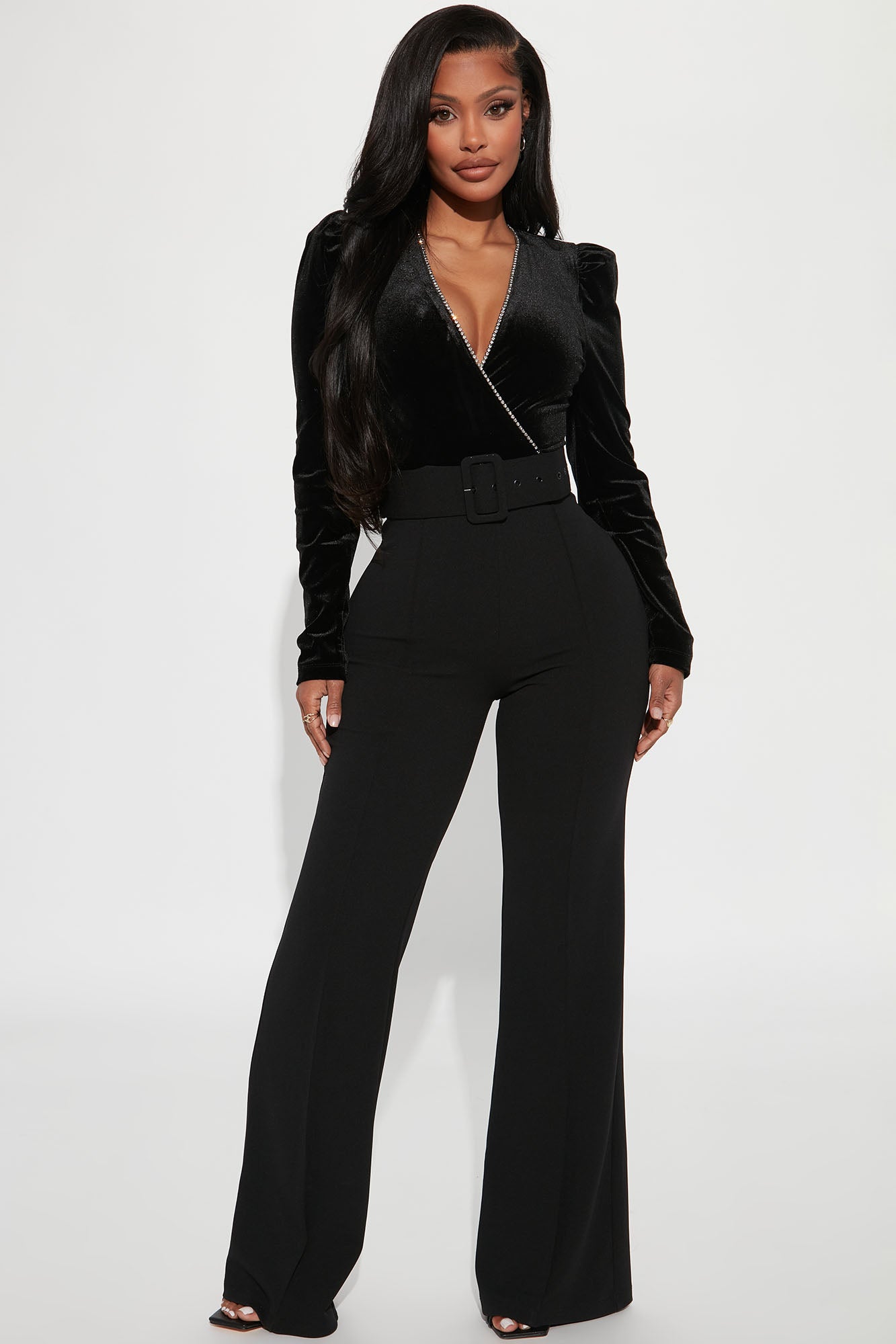 Classy jumpsuit with sleeves online