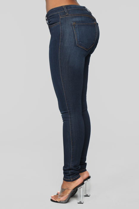 Fashion nova classic mid rise hot sale skinny jeans