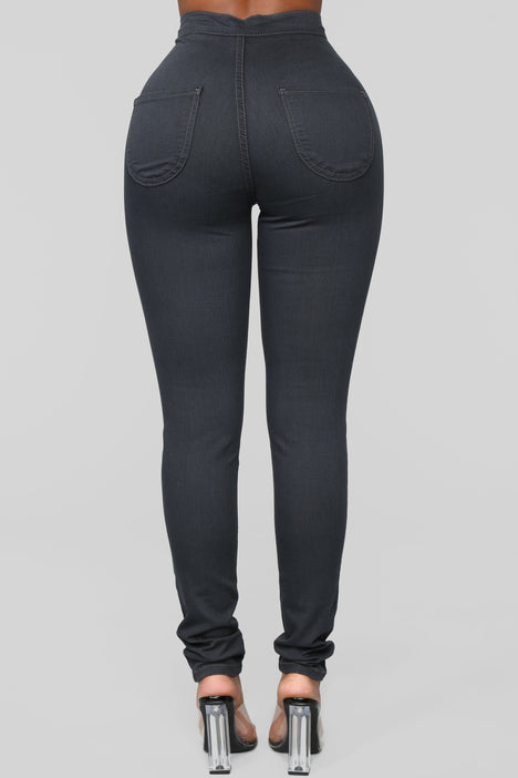Black skinny sales jeans fashion nova