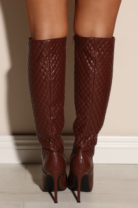 Knee high hotsell quilted boots