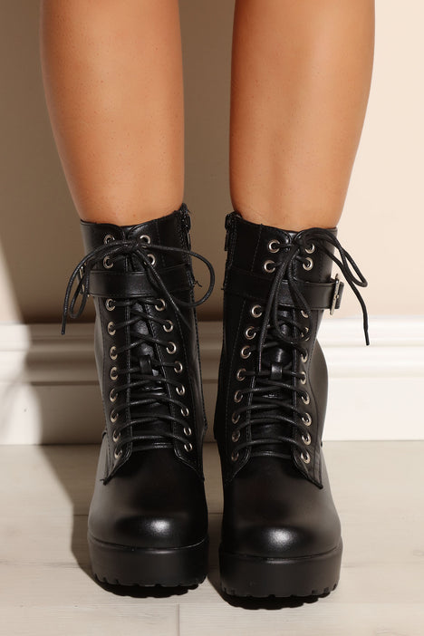 Combat boots on sale fashion nova