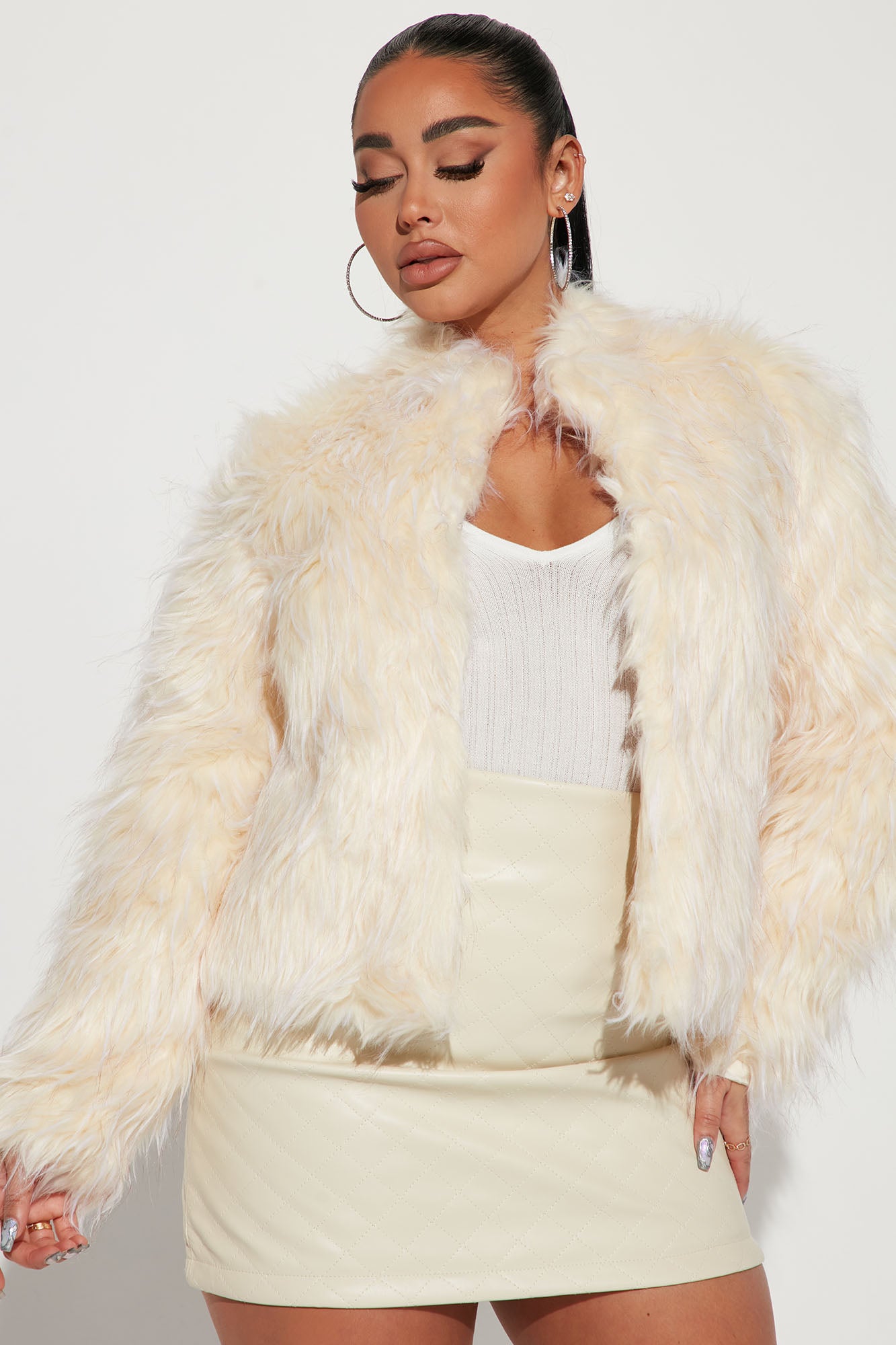 Fashion nova online fernanda fur coat