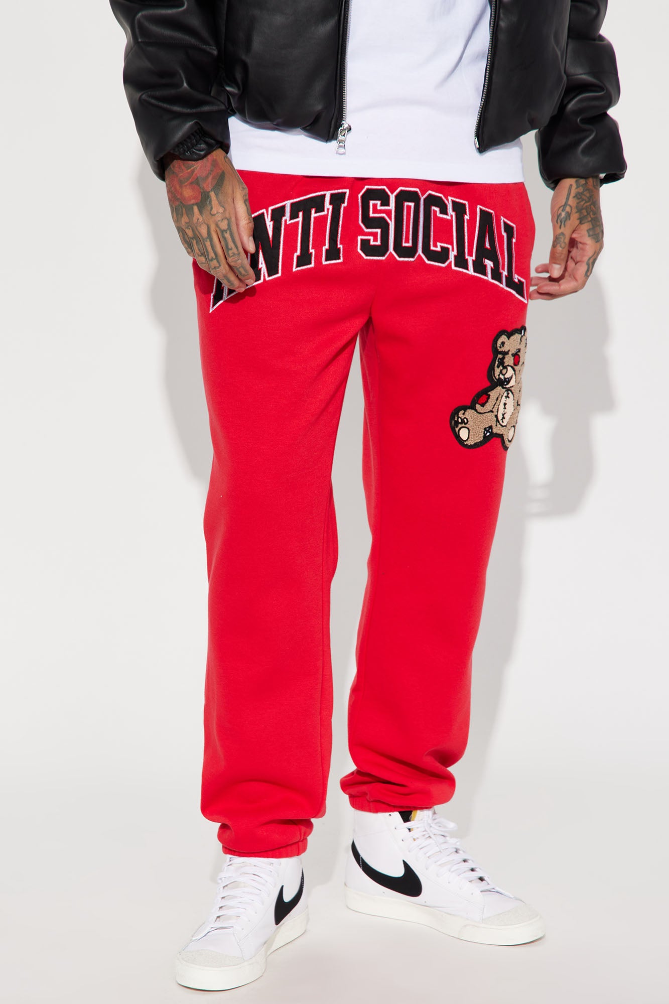 Buzo deals anti social