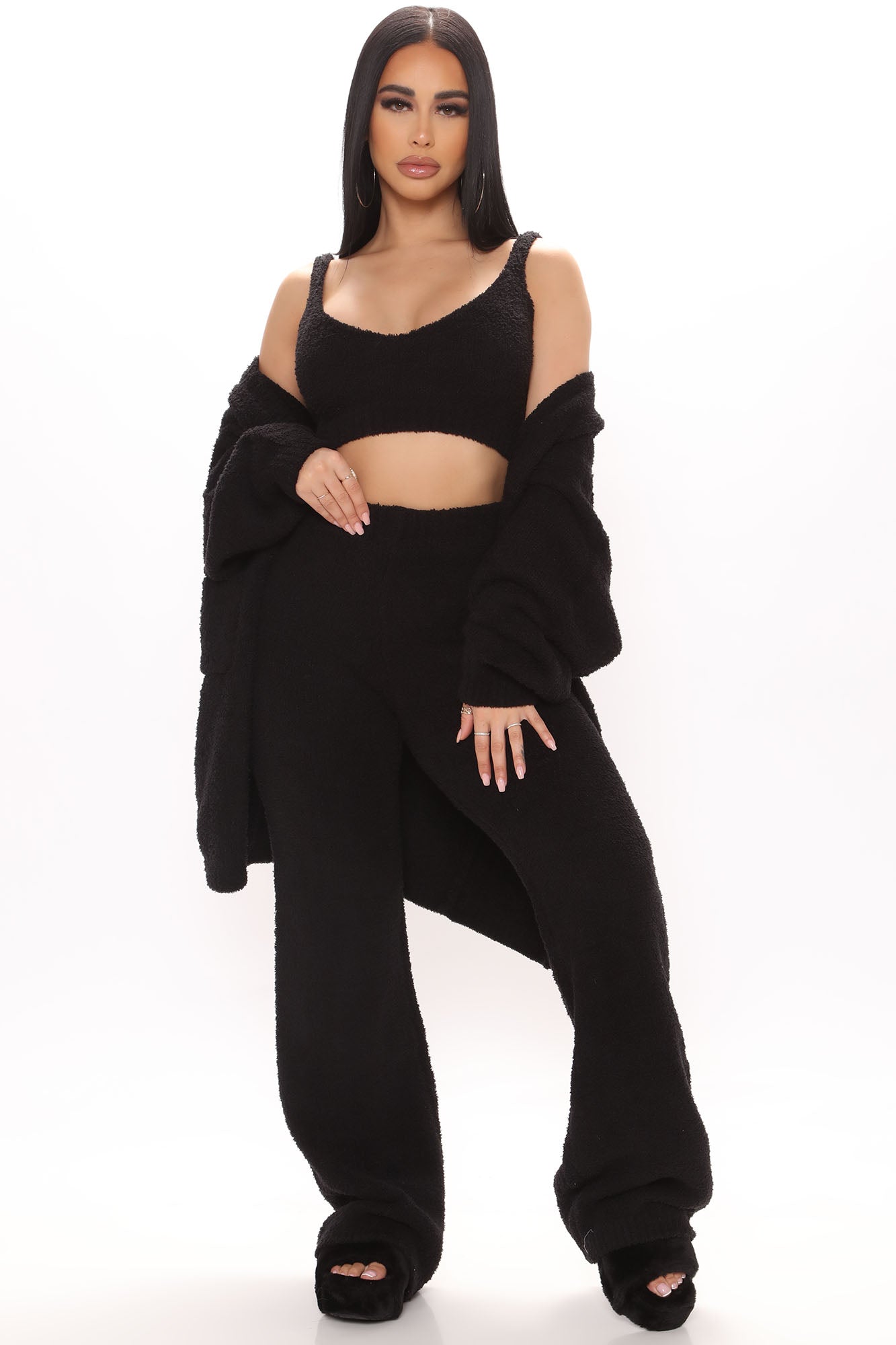 Fashion nova fuzzy hotsell lounge set