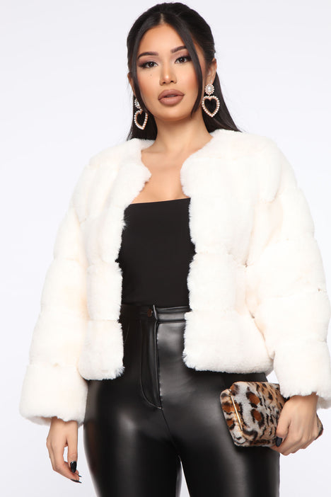 White fur sale coat fashion nova