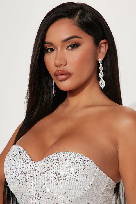 A Touch Of Elegance Earrings Clear Silver Fashion Nova