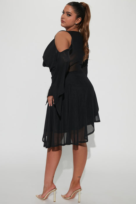 Black dress for 2025 funeral fashion nova