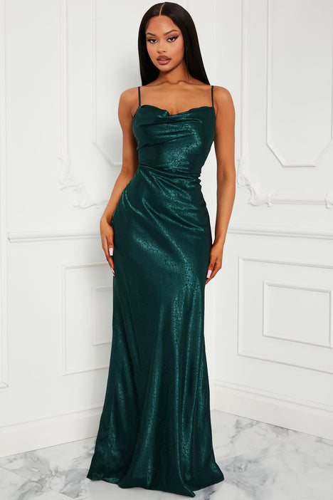 Fashion nova hotsell emerald dress