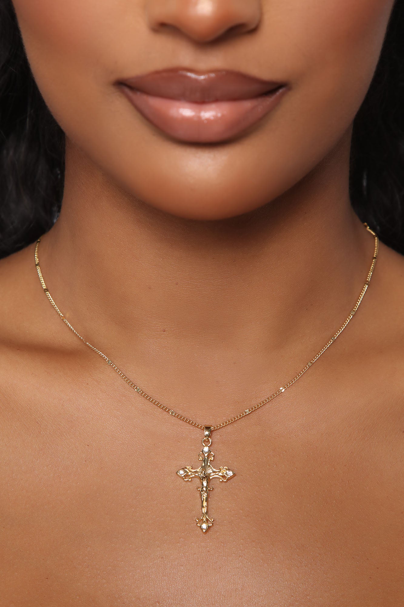 Female gold cross necklace hot sale