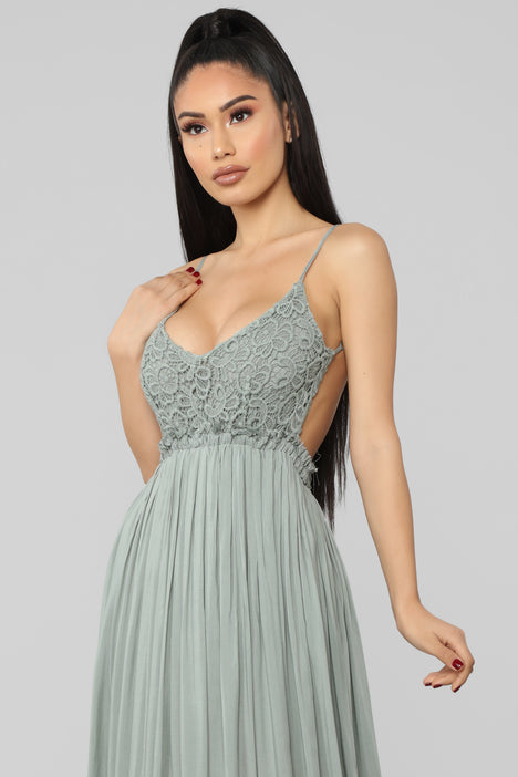 Fashion nova ancient rome dress 2025