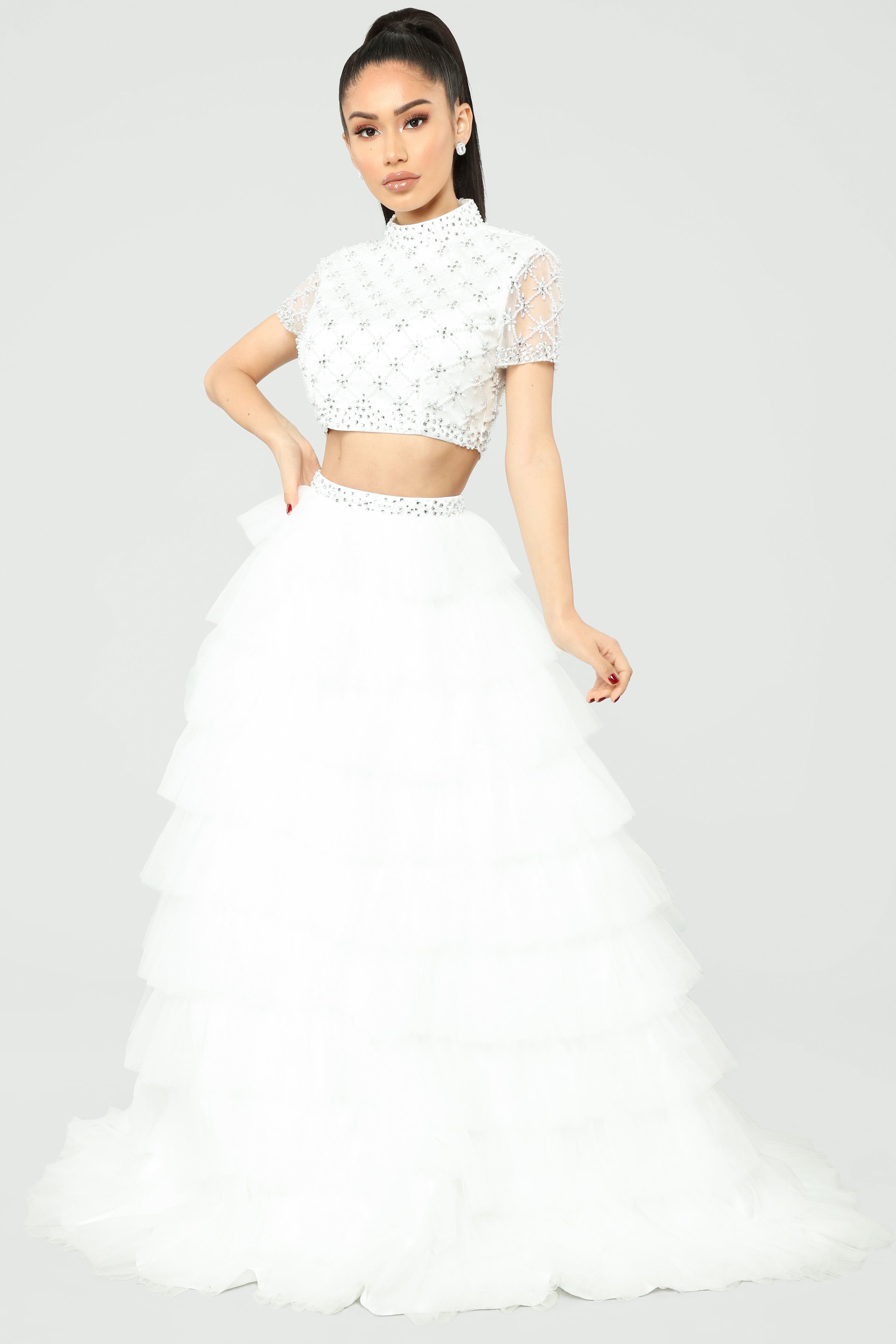 White two outlet piece formal set