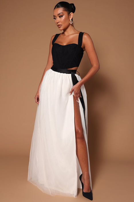 Fashion nova hotsell black tulle skirt