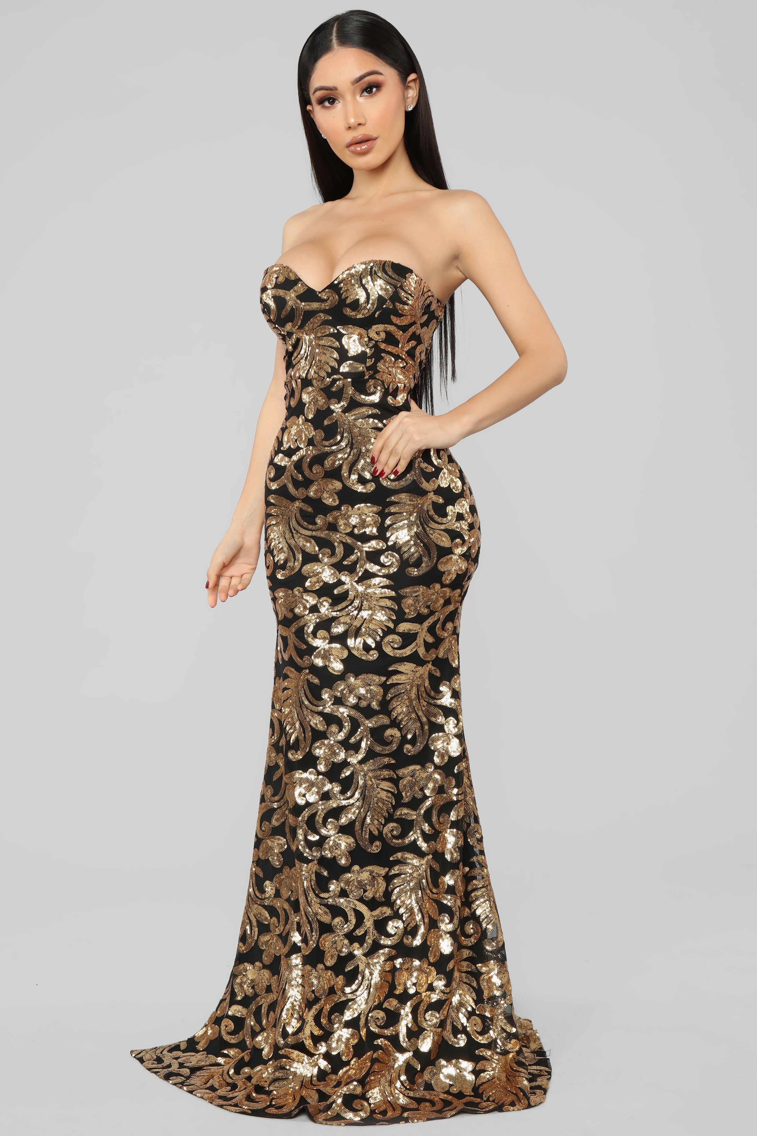 Gold and black 2025 dress fashion nova