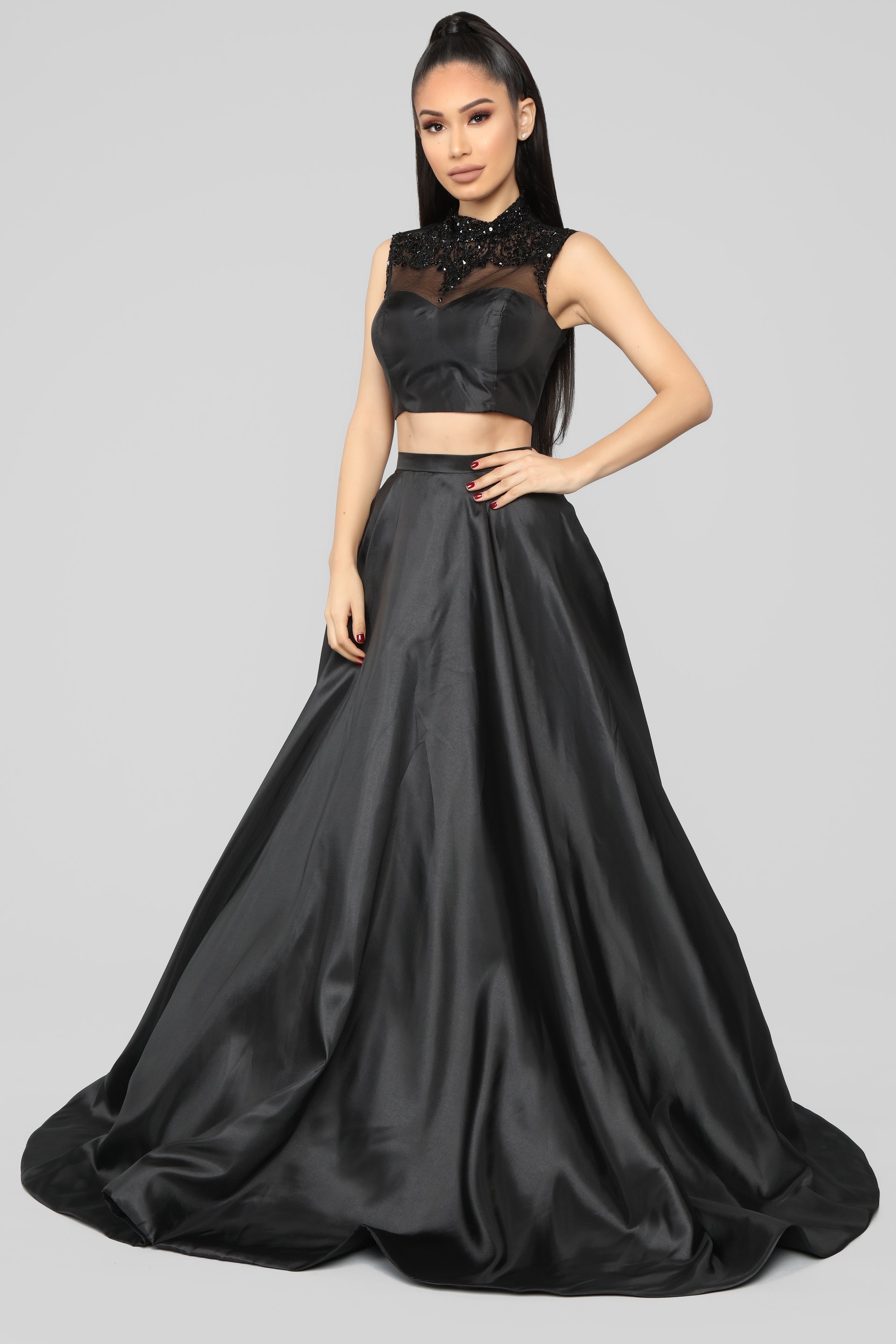 Fashion Nova - BRAND NEW FASHIONNOVA BURGUNDY BALL DRESS SATIN SIZE SMALL  on Designer Wardrobe