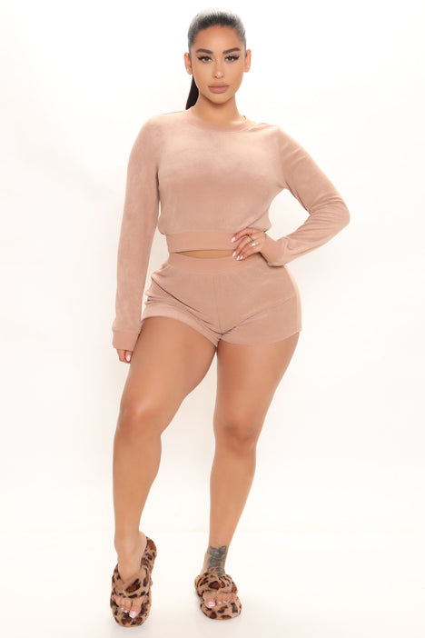 Fashion nova curve outlet matching sets